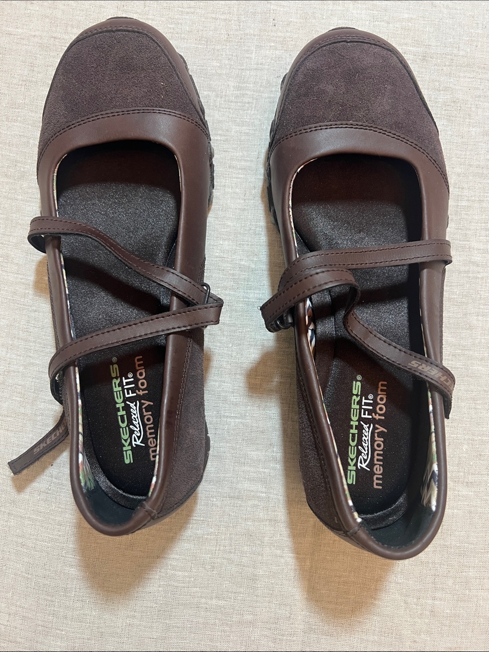 Skechers Brown Mary Jane Flats with Cross Strap and Memory Foam Insole. Size 9 - Picture 4 of 8